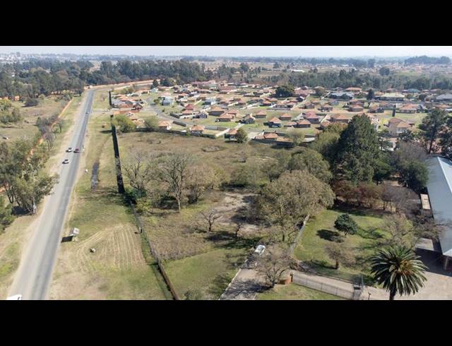 LAND FOR SALE IN STRUBENVALE